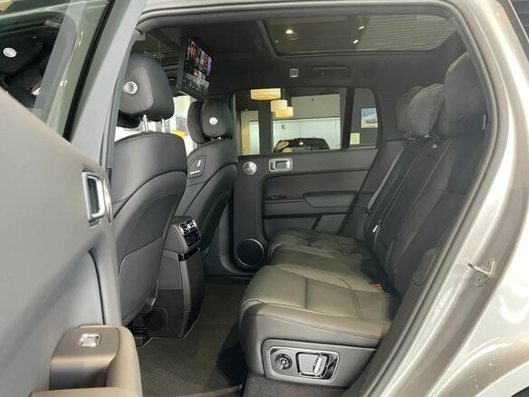 2025 Li Auto (Lixiang) L7 52.3 kWh I Рестайлинг, серебристый, 10690000 рублей - вид 16