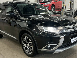 2018 Mitsubishi Outlander III Рестайлинг 2, чёрный, 1865000 рублей, вид 2