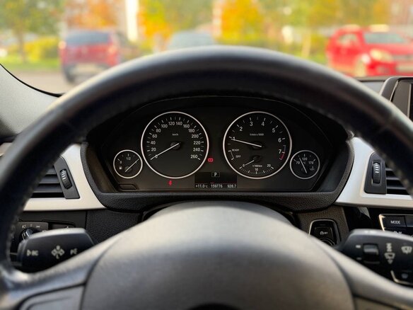 2015 BMW 3 серии 318i VI (F3x) Рестайлинг, чёрный, 1700000 рублей - вид 6
