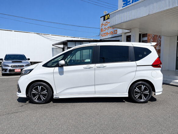 2021 Honda Freed II Рестайлинг, белый, 1020000 рублей - вид 3