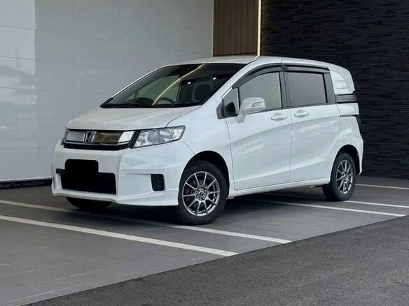 2016 Honda Freed Spike I Рестайлинг 2, белый, 945000 рублей