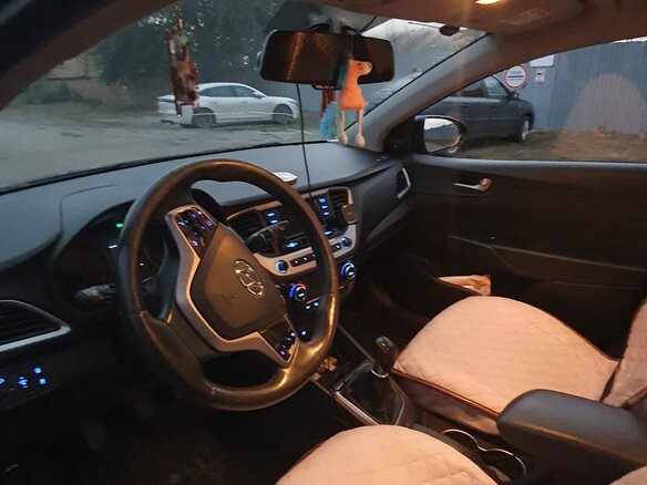 2017 Hyundai Solaris II, чёрный, 1220000 рублей - вид 5