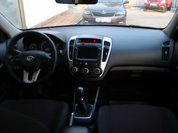 2010 Kia Ceed I Рестайлинг, красный, 640000 рублей - вид 10