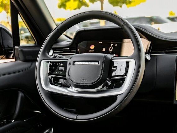2026 Land Rover Range Rover P615 MHEV Long V, зелёный, 31273020 рублей - вид 14