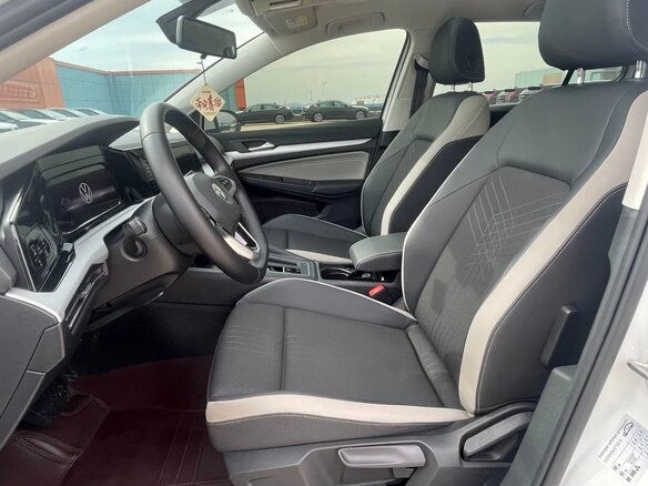 2022 Volkswagen Golf VIII, белый, 2300000 рублей - вид 9