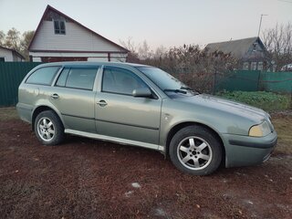 2001 Skoda Octavia I (A4) Рестайлинг, зелёный, 260000 рублей, вид 2