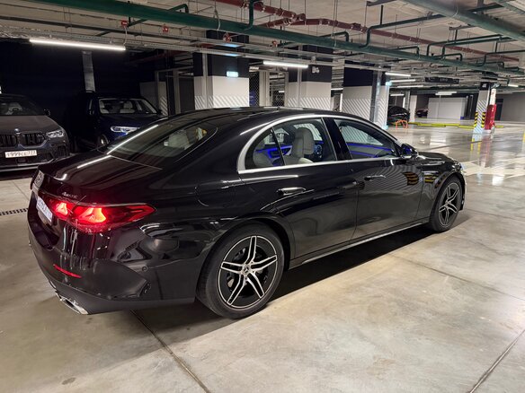 2025 Mercedes-Benz E-Класс 300 VI (W214, S214), чёрный, 9300000 рублей - вид 4