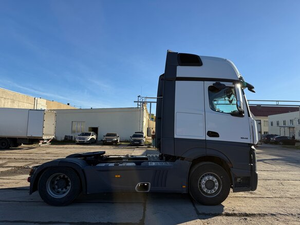 2023 Mercedes-Benz Actros, белый, 10500000 рублей - вид 2