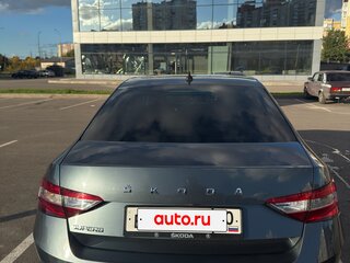 2021 Skoda Superb III Рестайлинг, серый, 2300000 рублей, вид 3
