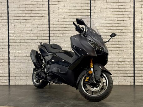 2026 Yamaha TMAX, серый, 1850000 рублей, вид 4