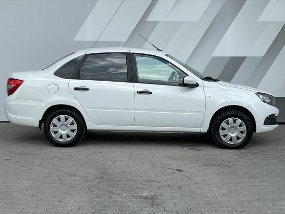 2021 Lada (ВАЗ) Granta I Рестайлинг, белый, 568000 рублей - вид 3