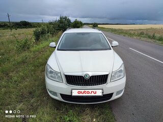 2012 Skoda Octavia II (A5) Рестайлинг, белый, 750000 рублей, вид 1