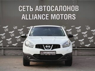 2013 Nissan Qashqai I Рестайлинг, белый, 990000 рублей, вид 2
