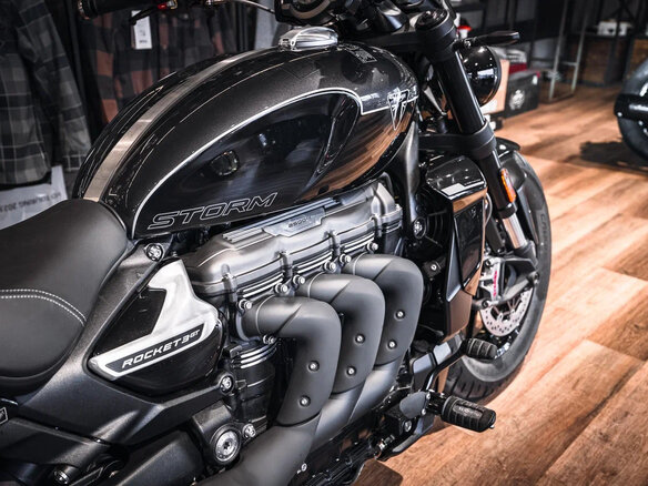 2026 Triumph Rocket 3, серый, 3200000 рублей - вид 11