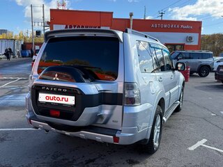 2015 Mitsubishi Pajero IV Рестайлинг 2, серебристый, 2207000 рублей, вид 3