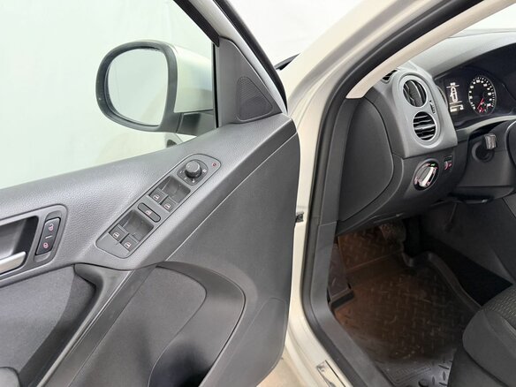 2012 Volkswagen Tiguan I Рестайлинг, серебристый - вид 17
