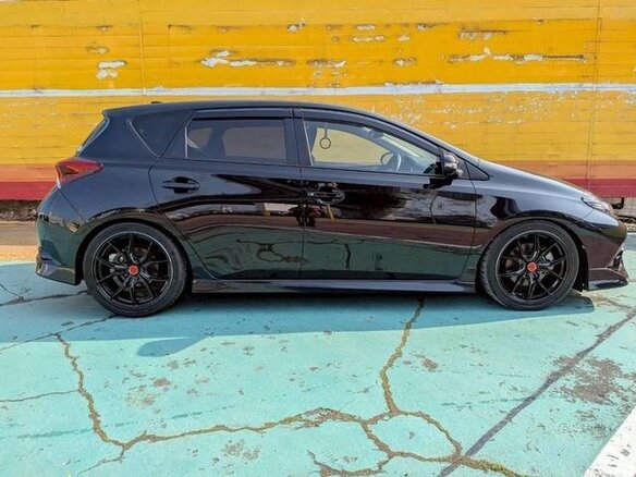2017 Toyota Auris II Рестайлинг, чёрный - вид 4