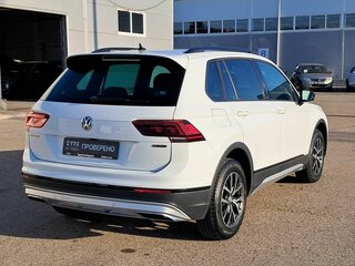 2018 Volkswagen Tiguan II, белый, 2565000 рублей, вид 5