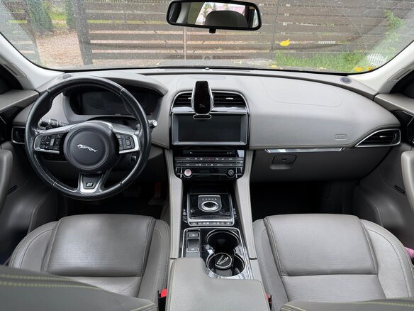 2016 Jaguar F-Pace I, серый - вид 3
