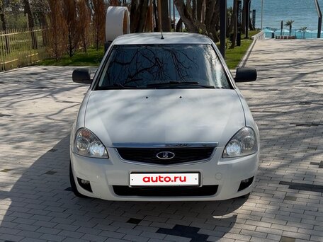 2018 Lada (ВАЗ) Priora I Рестайлинг, белый, 700000 рублей, вид 2