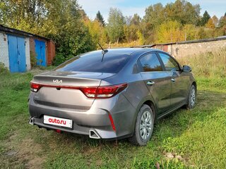 2021 Kia Rio IV Рестайлинг, серый, 1390000 рублей, вид 3
