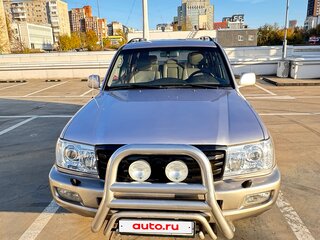 2004 Toyota Land Cruiser 100 Series Рестайлинг 1, серебристый, 2500000 рублей, вид 1