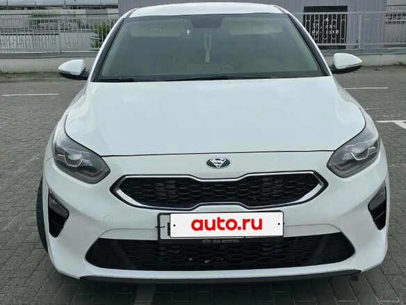 2018 Kia Ceed III, белый, 1770000 рублей - вид 2