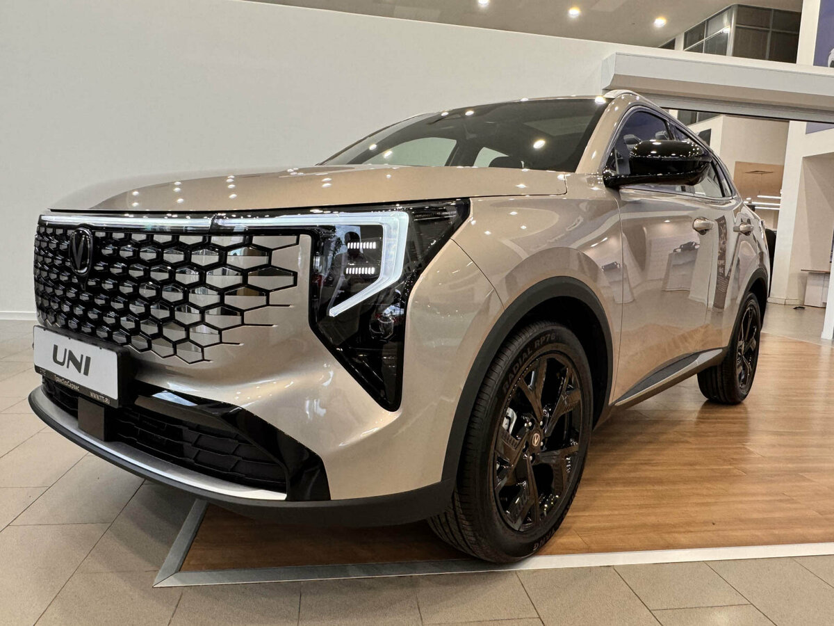 Открыть фотографии: Changan UNI-S I Рестайлинг