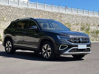2023 Volkswagen Tayron I Рестайлинг, чёрный, 2465000 рублей, вид 3