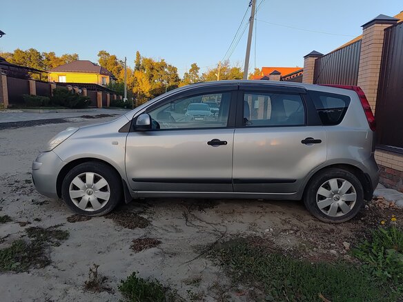 2008 Nissan Note I Рестайлинг, серебристый, 640000 рублей - вид 5