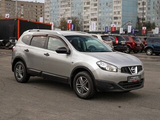 2010 Nissan Qashqai+2 I Рестайлинг, серебристый, 899000 рублей, вид 4