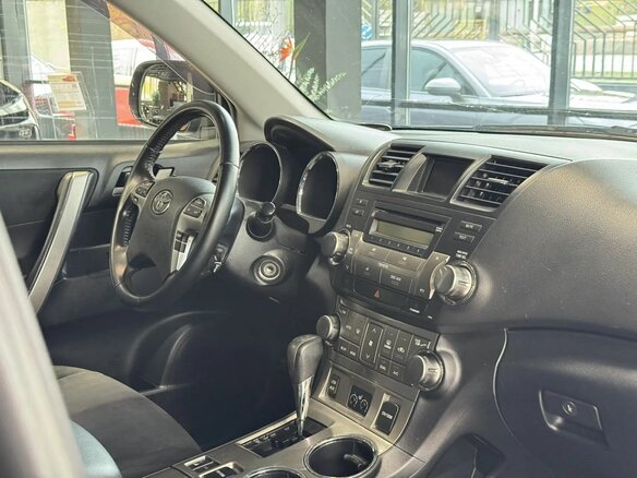 2013 Toyota Highlander II (XU40) Рестайлинг, чёрный, 1820000 рублей - вид 14
