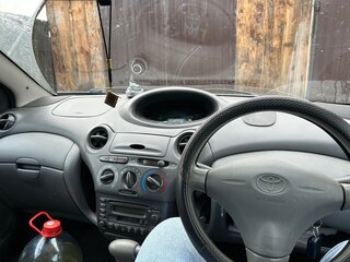 1999 Toyota Vitz I (P10), фиолетовый, 280000 рублей, вид 3