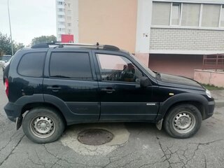 2011 Chevrolet Niva I Рестайлинг, чёрный, 465000 рублей, вид 4
