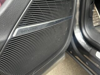 2020 Audi Q8 45 TDI I (4M), серый, 6650000 рублей, вид 5