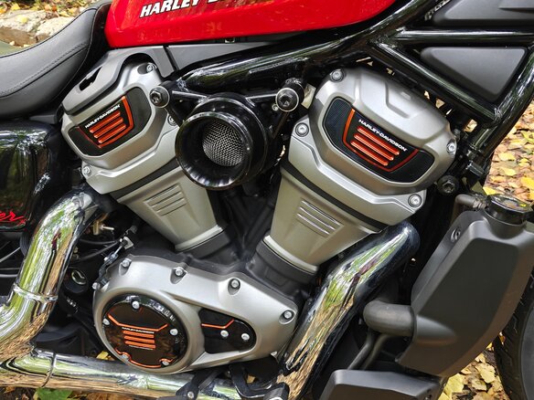2022 Harley-Davidson Nightster, красный - вид 12