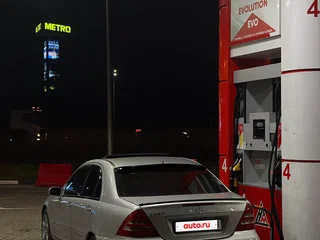 2001 Mercedes-Benz C-Класс 240 II (W203), серебристый, 620000 рублей, вид 4