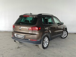 2016 Volkswagen Tiguan I Рестайлинг, коричневый, 1097000 рублей, вид 4