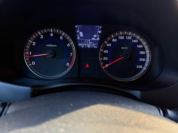 2013 Hyundai Solaris I, серый, 820000 рублей - вид 11