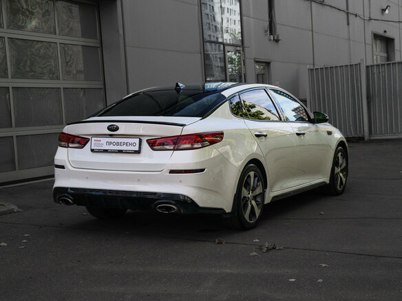2018 Kia Optima IV Рестайлинг, белый, 1770000 рублей - вид 3
