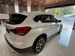 2022 BMW X1 18i sDrive III (U11/U12), серебристый, 2200000 рублей, вид 5