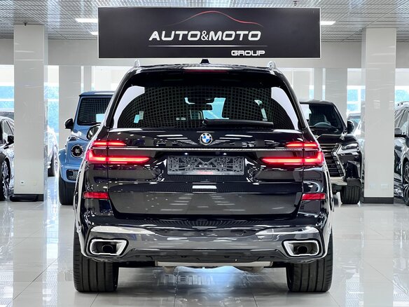 2025 BMW X7 40d I (G07) Рестайлинг, чёрный, 15499000 рублей - вид 6