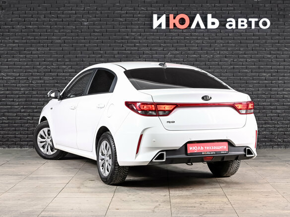 2021 Kia Rio IV Рестайлинг, белый, 1780000 рублей - вид 6