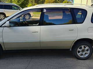 1999 Toyota Ipsum I (M10), белый, 490000 рублей, вид 4