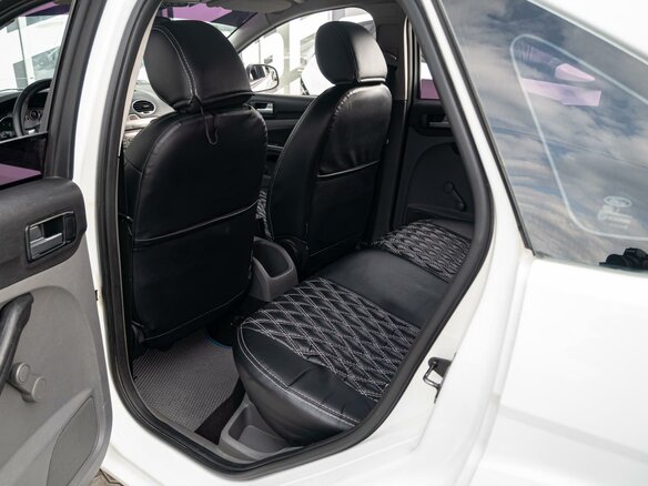 2010 Ford Focus II Рестайлинг, белый - вид 10