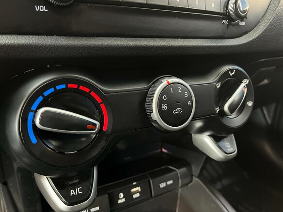 2020 Kia Rio X-Line IV, белый, 1090633 рублей - вид 13
