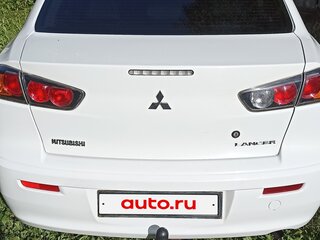 2010 Mitsubishi Lancer X, белый, 530000 рублей, вид 3