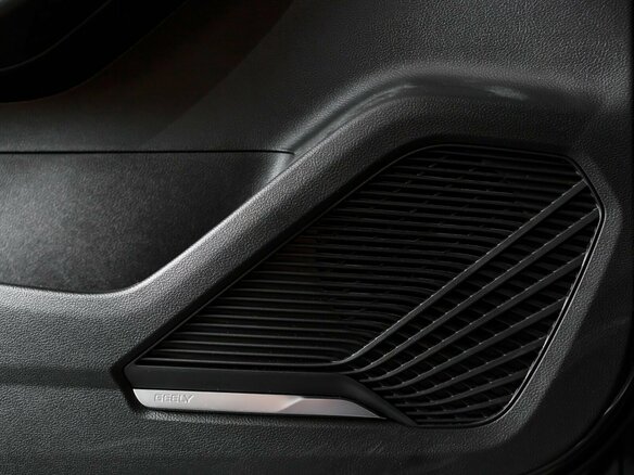 2026 Geely Coolray I Рестайлинг, серый, 2964990 рублей - вид 21