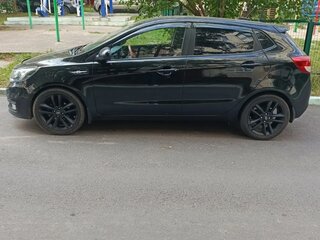 2017 Kia Rio III Рестайлинг, чёрный, 920000 рублей, вид 3