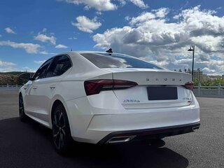 2022 Skoda Octavia IV (A8), белый, 1750000 рублей, вид 2